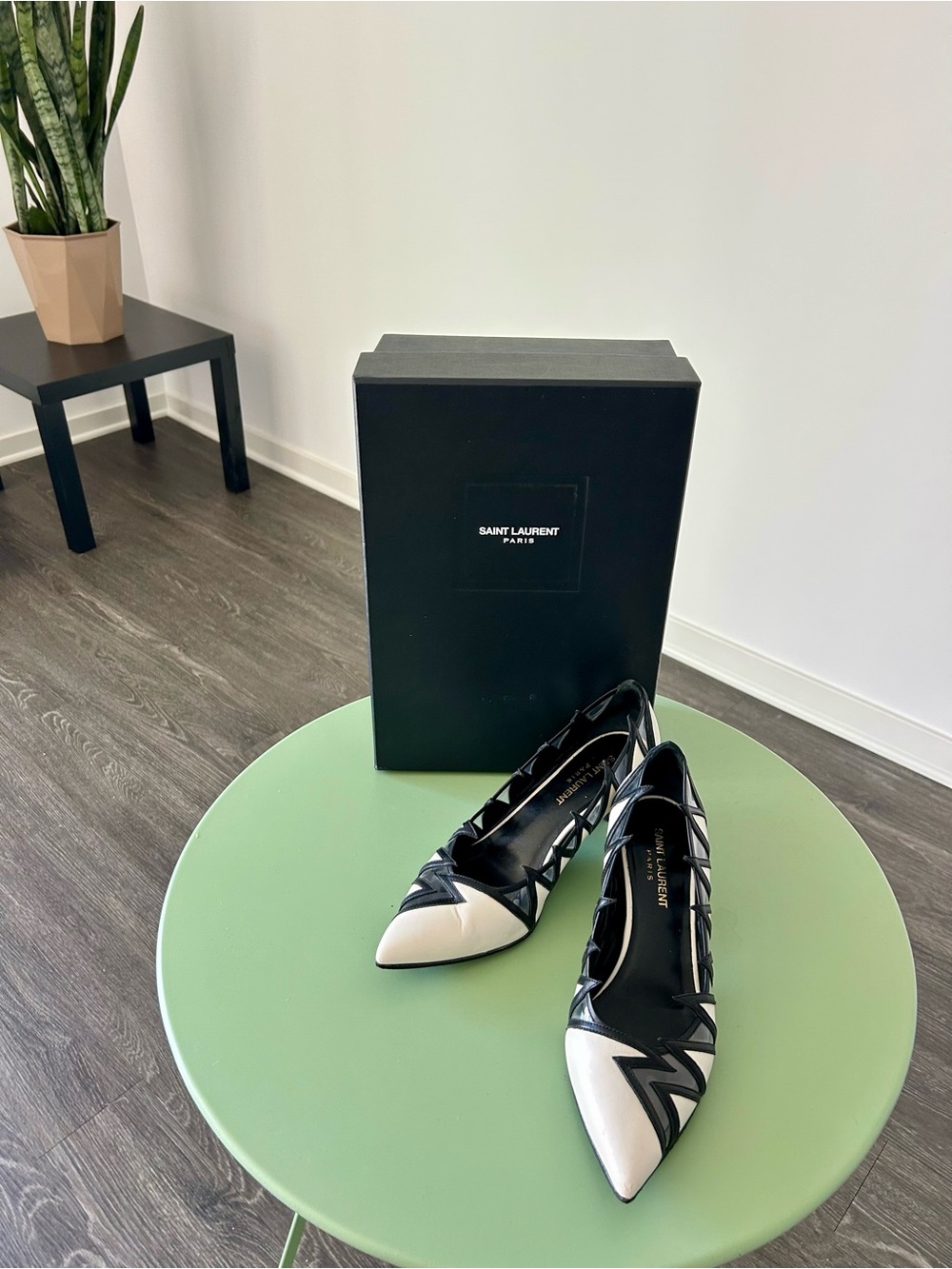 Saint Laurent leather kitten heels 6.5 Brand new sole protector. Made in Italy.